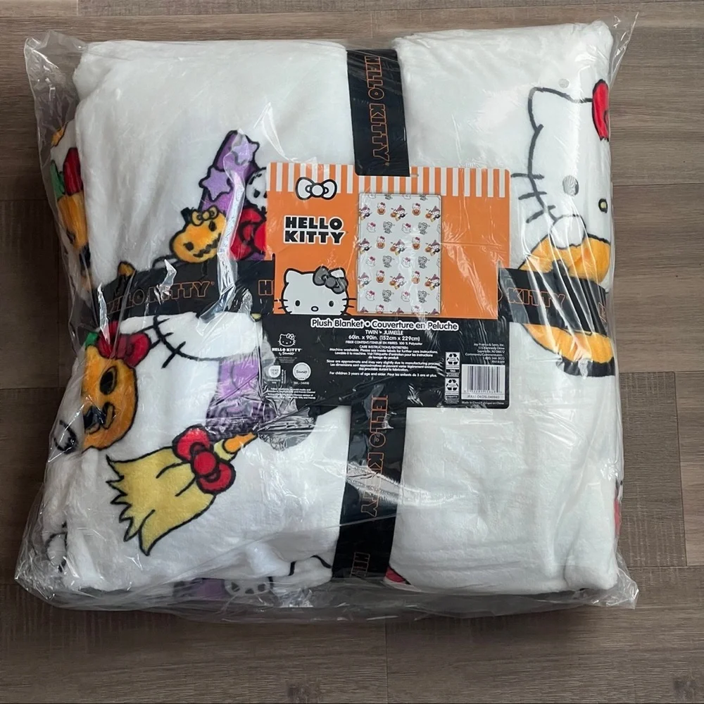 Hello Kitty Trick or Treat Halloween Blanket ~NEW~ Twin